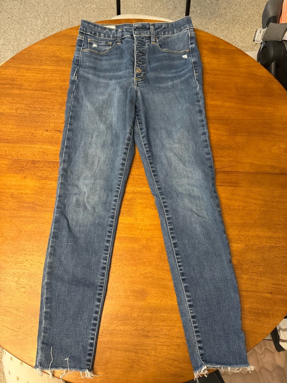 GAP Skinny Jeans in Medium Blue Wash